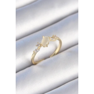 Pirinç Gold Renk Zirkon Taşlı Oval Beyaz Mineli Kadın Yüzük