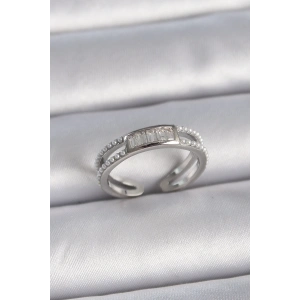 Pirinç Gümüş Renk Ayarlanabilir Sıralı İncili Zirkon Taşlı Kadın Yüzük