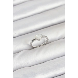 Pirinç Gümüş Renk Kalpli Kadın Yüzük