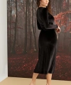 Uzun Kollu Yırtmaçlı Kadife Elbise