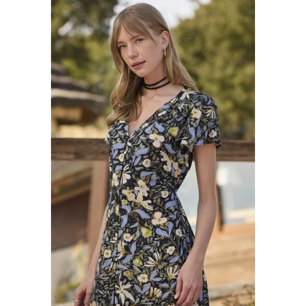 %100 Viskon Desenli Önden Düğmeli Elbise