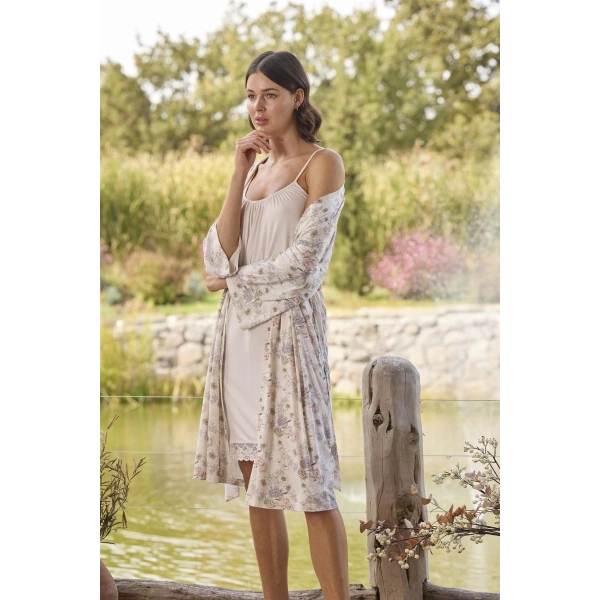 Çiçek Desenli Ve Dantelli Sabahlık Takımı