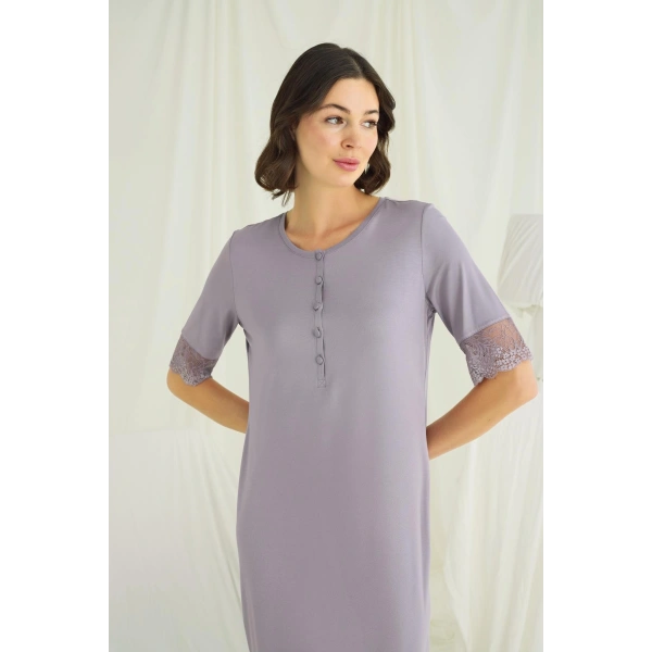 Dantel Detaylı Kısa Kollu Ve Önü Düğmeli Gecelik