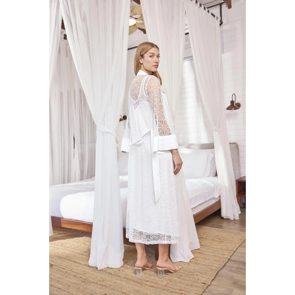 Dantelli Ve Dekolteli Saten Sabahlık Takımı