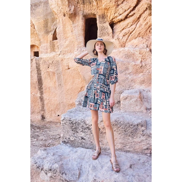 Etnik Desenli Truvakar Kollu V Yaka Elbise