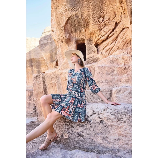 Etnik Desenli Truvakar Kollu V Yaka Elbise