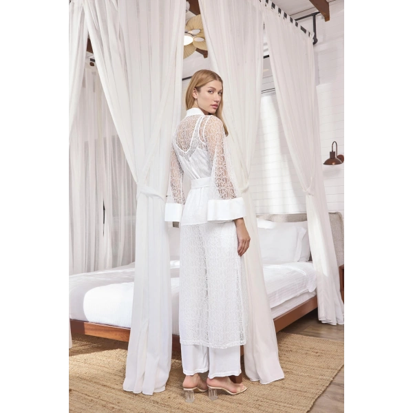 Uzun Kollu Dantelli Ve Kuşaklı Sabahlık