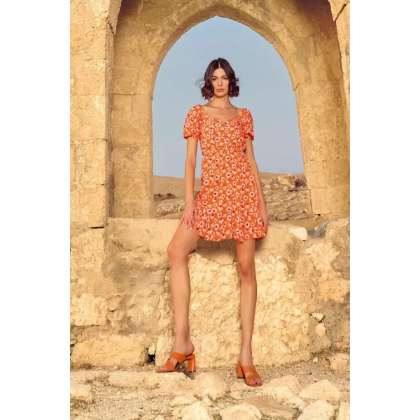 Viskon Çiçek Desenli Kısa Kollu Elbise