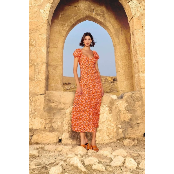 Viskon Çiçek Desenli Kısa Kollu Elbise