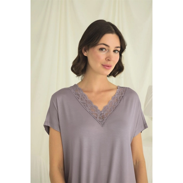 Yakası Dantelli Kısa Kollu Gecelik