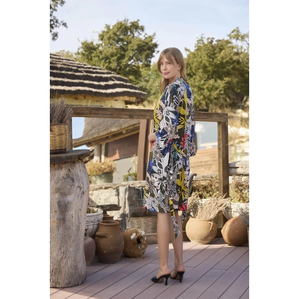 Yaprak Desenli Dantelli Ve Dekolteli Sabahlık Takımı