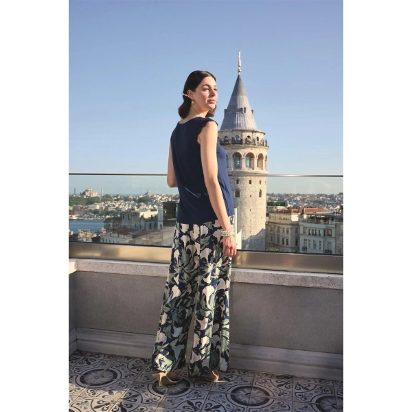 Yaprak Desenli Ve Dantelli 3lü Pijama Takımı
