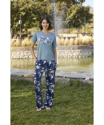 Çiçek Ve Yaprak Desenli Ve Baskılı Pijama Takımı