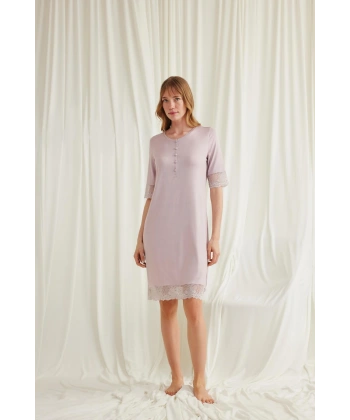 Dantel Detaylı Kısa Kollu Ve Önü Düğmeli Gecelik