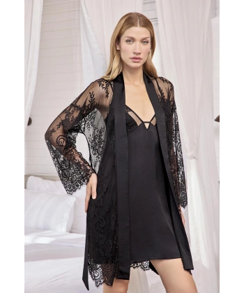 Dantelli Tüllü Ve Dekolteli Saten Sabahlık Takımı