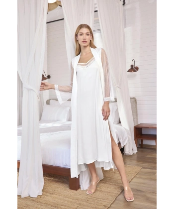 Dantelli Tüllü Ve Dekolteli Saten Sabahlık Takımı