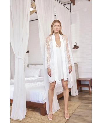 Dantelli Tüllü Ve Dekolteli Saten Sabahlık Takımı