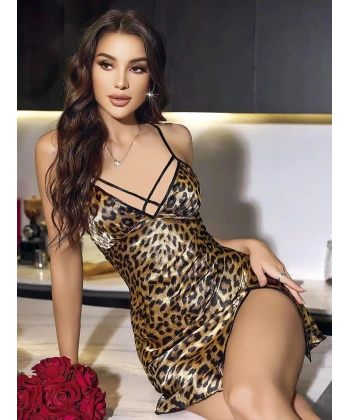 Leopar Desenli Sırt Çapraz Askılı Saten Mini Gecelik