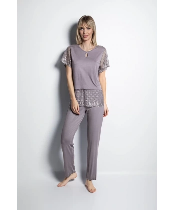 Yakası Detaylı Brode Dantelli Pijama Takımı