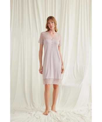 Yakası Kolu Omzu Ve Etek Ağzı Dantelli Önü Düğmeli Gecelik