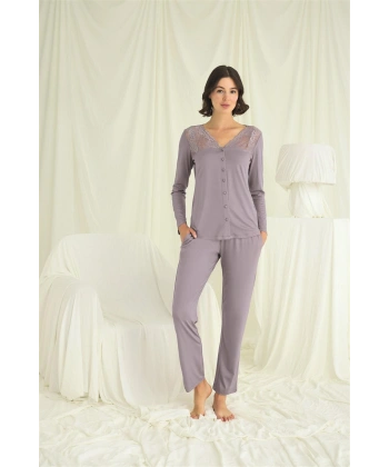 Yakası Kolu Ve Omzu Dantelli Boydan Düğmeli Pijama Takımı