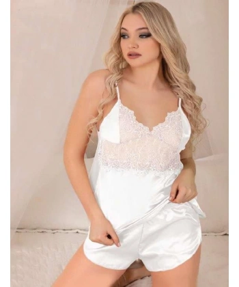 Beyaz Dantel İşlemeli İnce Askılı Saten Şortlu Takım