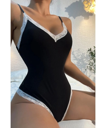 Kadın Beyaz Dantel Işlemeli Siyah Tulum Gecelik