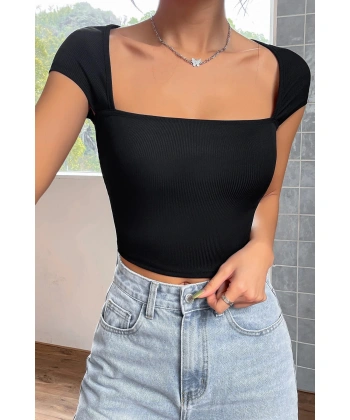 Kadın Siyah Kare Yaka Yarım Kol Göğüs Dekolteli Crop Top Bluz