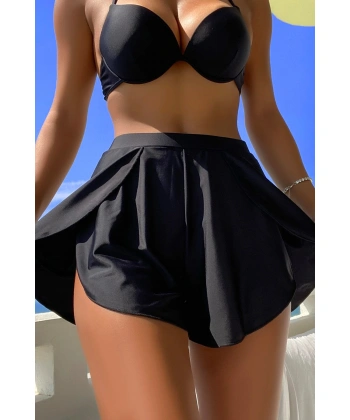 Kadın Siyah Yırtmaçlı Etek Görünümlü Şık Deniz Şortu
