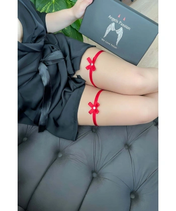 Kırmızı Çiçek Detaylı Bacak Bandı