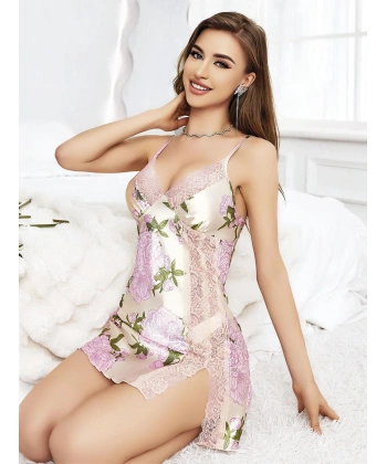 Özel Tasarım Çiçek Desenli İnce Askılı Dantel İşlemeli Pembe Mini Saten Gecelik