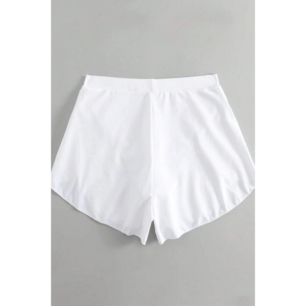 Kadın Beyaz Yırtmaçlı Etek Görünümlü Şık Deniz Şortu