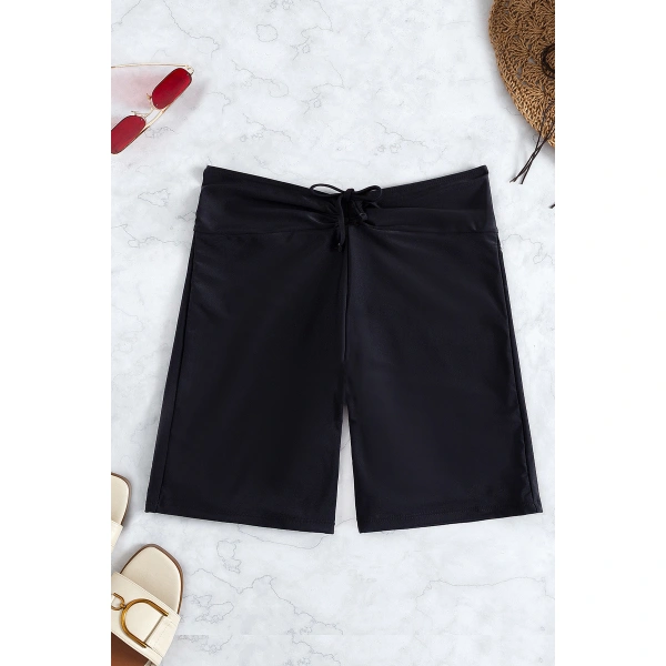 Kadın Siyah Önden Bağcıklı Deniz Şortu