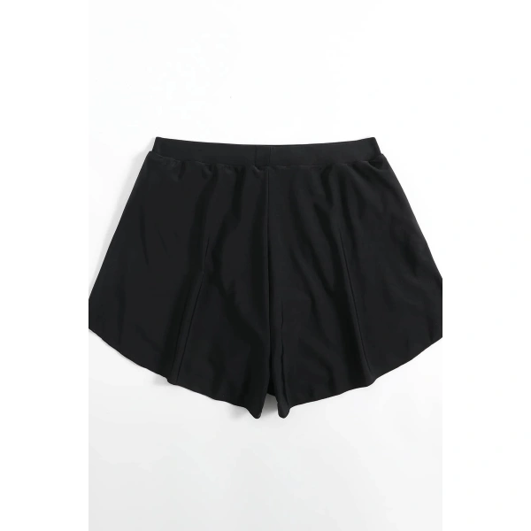 Kadın Siyah Yırtmaçlı Etek Görünümlü Şık Deniz Şortu