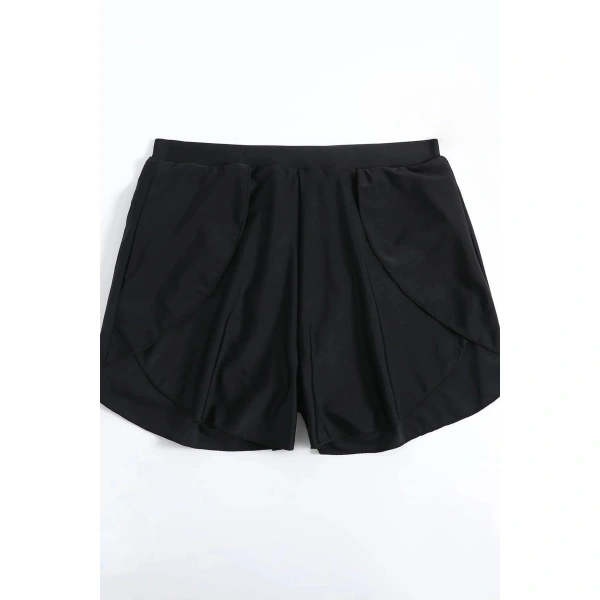 Kadın Siyah Yırtmaçlı Etek Görünümlü Şık Deniz Şortu