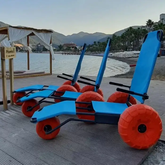 Engelli Plaj Sandalyesi | 3 Tekerlekli, Hafif, CE Belgeli Kolçaklı ve Korozyona Dayanıklı Tasarım