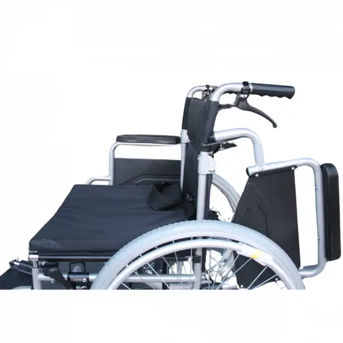 Poylin Refakatçi Frenli Manuel Tekerlekli Sandalye | Katlanabilir Çelik Şase, 50 cm Oturma Genişliği, Antibakteriyel Döşemeli P120