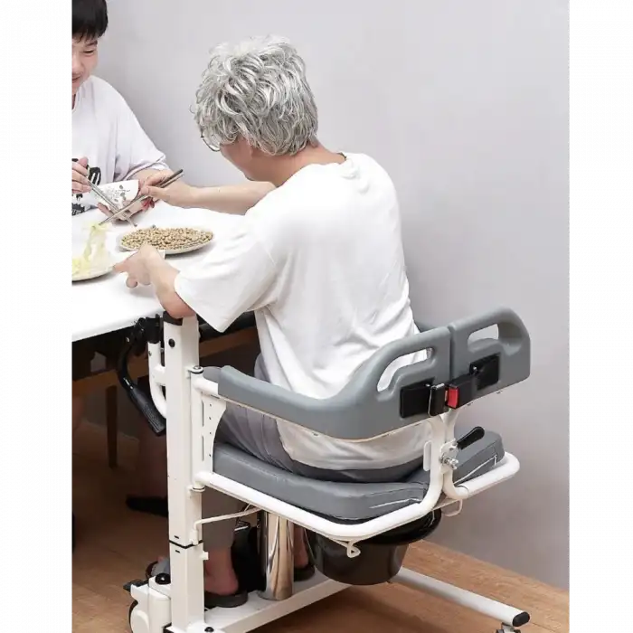 Poylin Banyo-Tuvalet Özellikli Transfer Sandalyesi | Hidrolik Yükseklik Ayarlı, Krom-Nikelaj Kaplama, 120 Kg Taşıma Kapasiteli P770