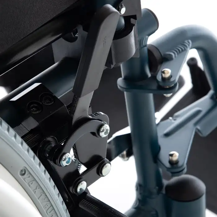 Römer Lüx Alüminyum Tekerlekli Sandalye|Refakatçi Frenli, Ayarlanabilir Ayaklık ve Katlanabilir R213