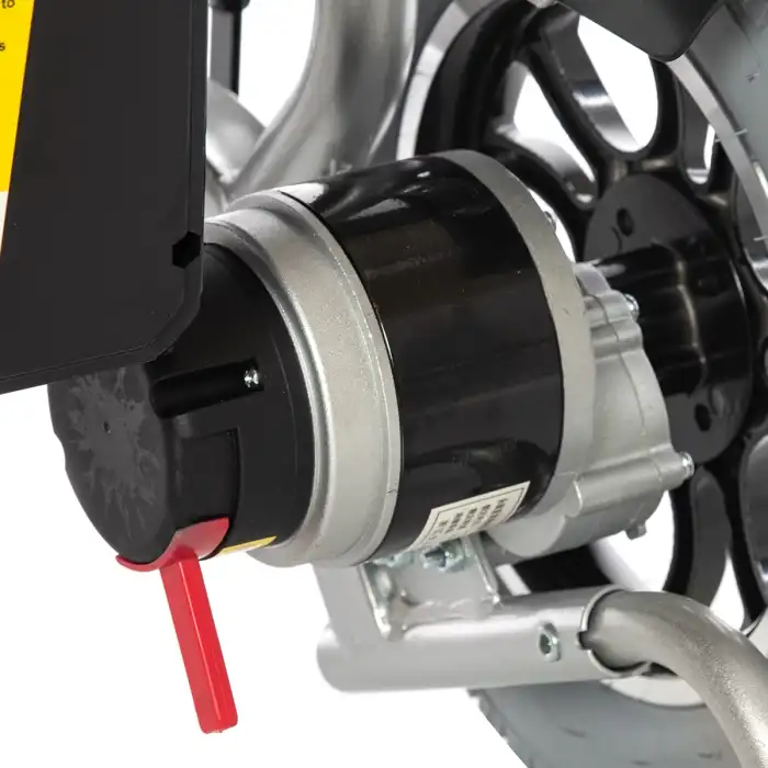 Römer Akülü Tekerlekli Sandalye | Katlanabilir Çelik Şase ve 150 Kg Taşıma Kapasiteli Yapısıyla R103