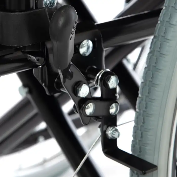 Römer Manuel Tekerlekli Sandalye | Katlanabilir, Refakatçi Frenli ve Anti-Tipper Donanımlı R221