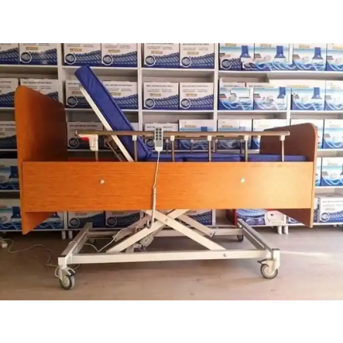 3 Motorlu Ahşap Ev Tipi Hasta Karyolası | 220 Kg Taşıma Kapasiteli, Ayarlanabilir ve Konforlu