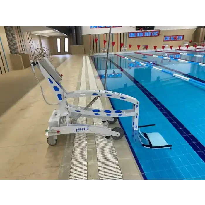 Nart Free Engelli Havuz Asansörü | Portatif, Güvenli ve Kolay Kullanım Sunan Yüzme Havuzu Erişim Cihazı