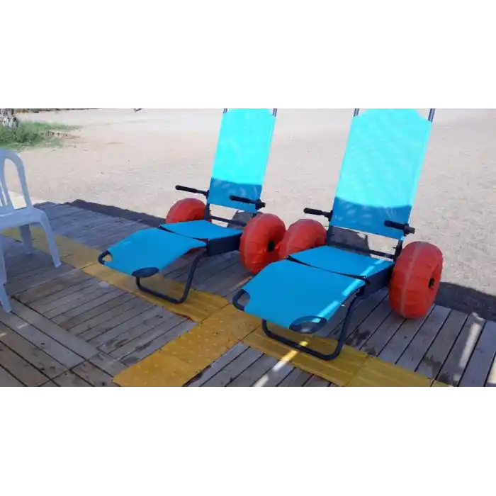 Engelli Plaj Sandalyesi | Hafif, CE Belgeli ve 2 Teker Kolçaklı Kum ve Taşlı Zeminde Rahat Kullanım