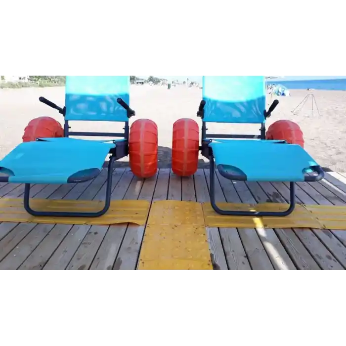 Engelli Plaj Sandalyesi | Hafif, CE Belgeli ve 2 Teker Kolçaklı Kum ve Taşlı Zeminde Rahat Kullanım