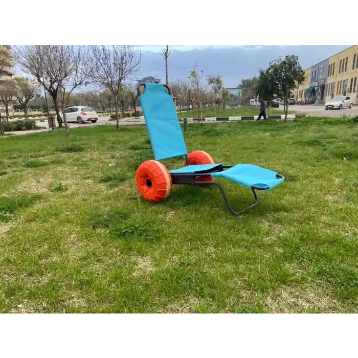 Engelli Plaj Sandalyesi | Hafif, CE Belgeli ve 2 Teker Kolçaksız Kum ve Taşlı Zeminde Rahat Kullanım