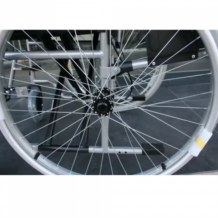 Poylin Refakatçi Frenli Manuel Tekerlekli Sandalye | Katlanabilir Çelik Şase, 50 cm Oturma Genişliği, Antibakteriyel Döşemeli P120