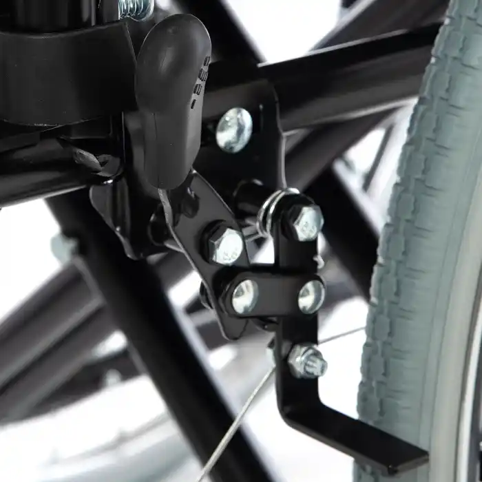 Römer Manuel Tekerlekli Sandalye | Katlanabilir, Refakatçi Frenli ve Anti-Tipper Donanımlı R221