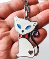 Mavi Gözlü Kırmızı Papyonlu Beyaz Kedi Metal Anahtarlık