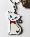 Mavi Gözlü Kırmızı Papyonlu Beyaz Kedi Metal Anahtarlık
